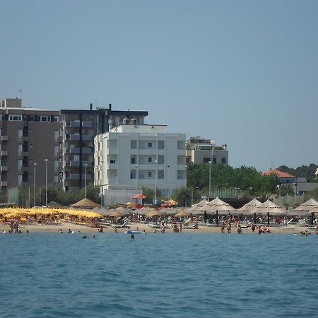 Hotel Mare Песаро Екстериор снимка